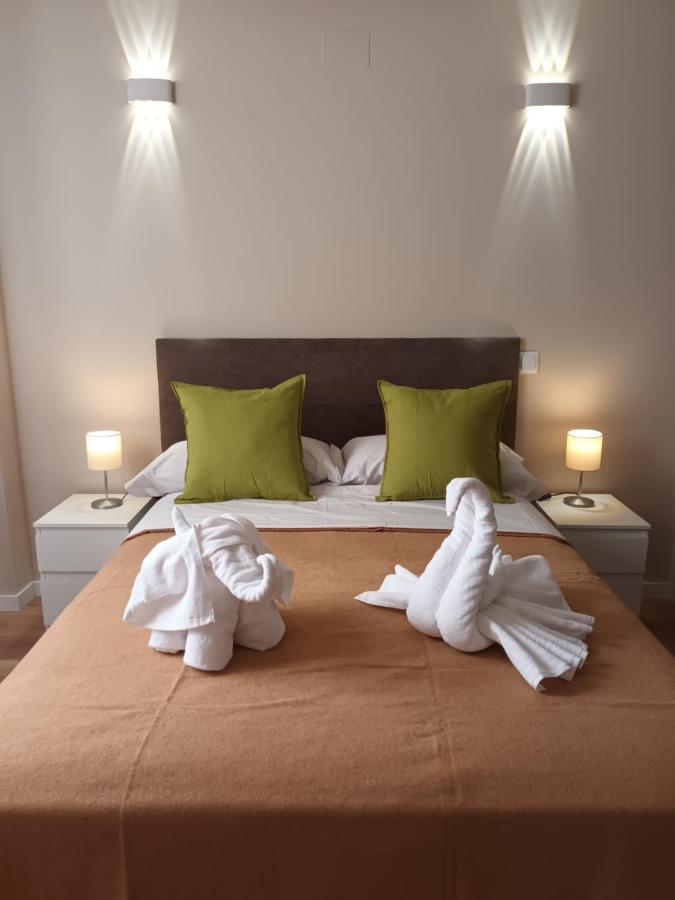 La Casona Del Eboni Apartment อัลกาลาเดเอนาเรส ภายนอก รูปภาพ