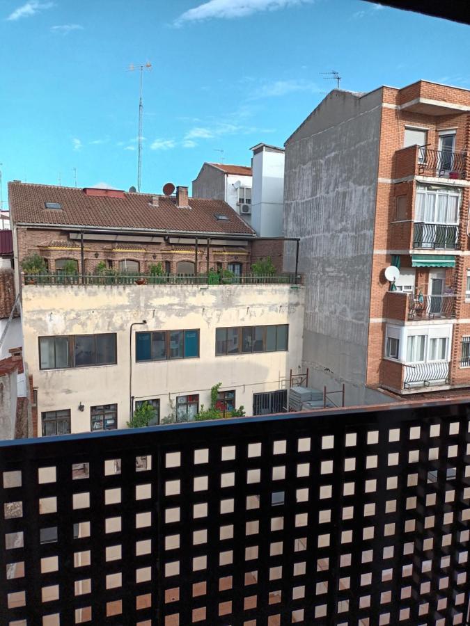 La Casona Del Eboni Apartment อัลกาลาเดเอนาเรส ภายนอก รูปภาพ